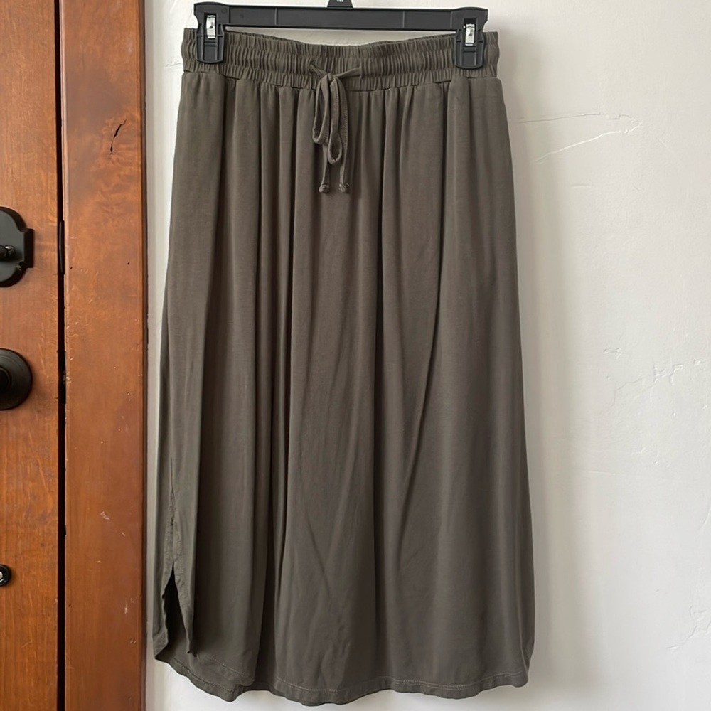 Women’s Green dip Lightweight Summer Skirt